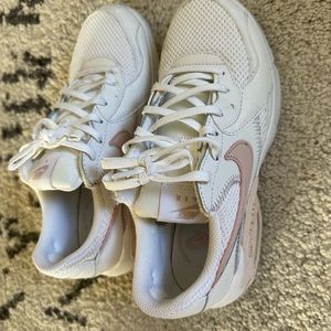 Women’s Nike Air Max Size 6